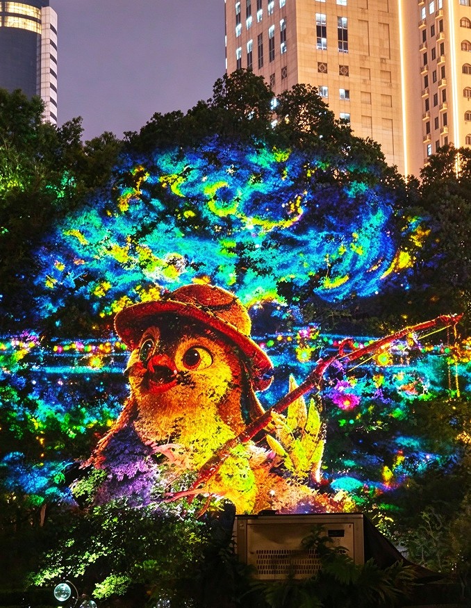 延中绿地光影古树夜景
